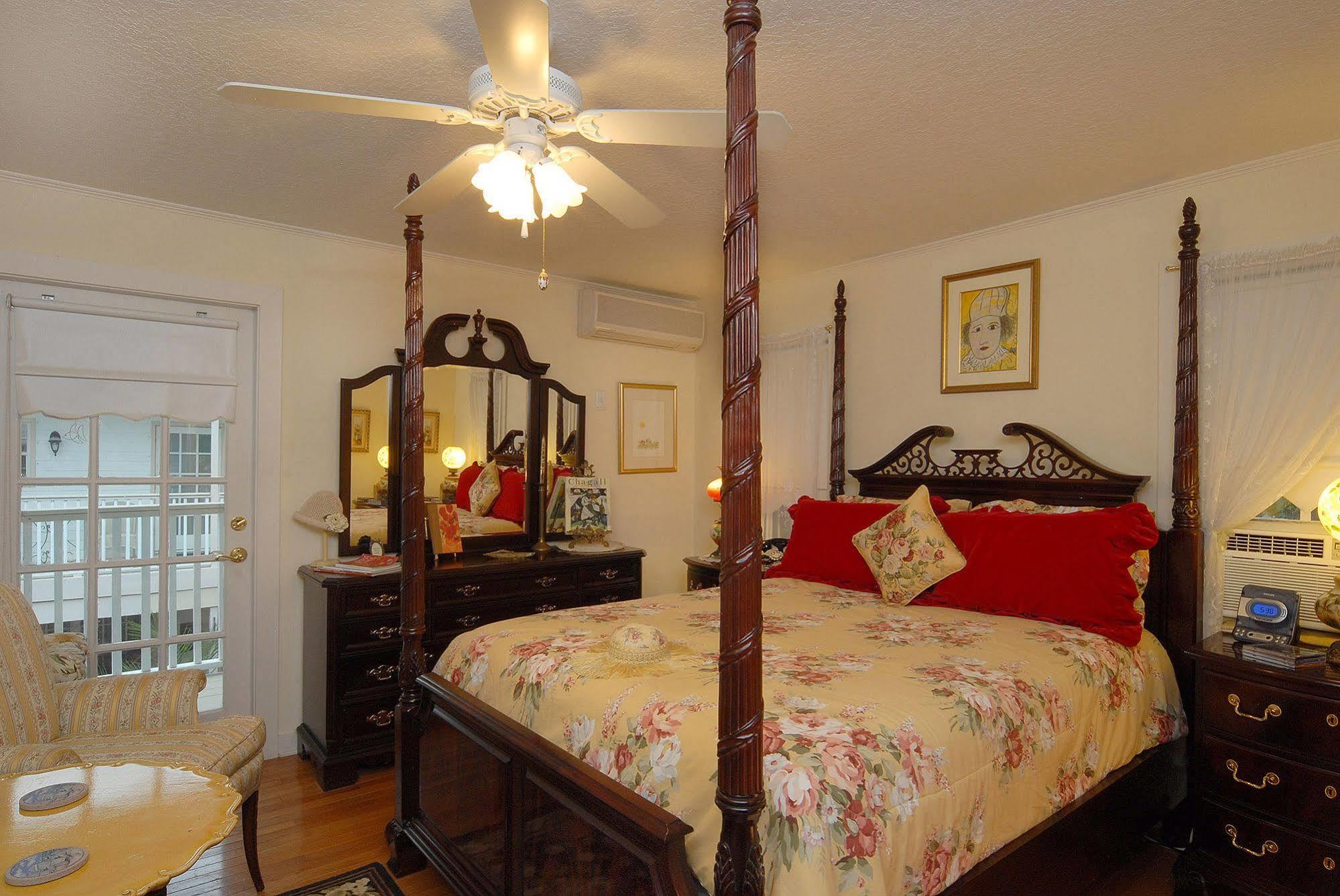 Sabal Palm House Bed And Breakfast Lake Worth Beach Eksteriør billede
